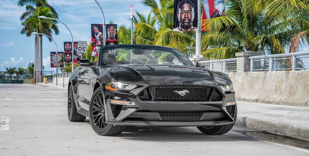 Ford Mustang Rental in Dubai for the Weekend